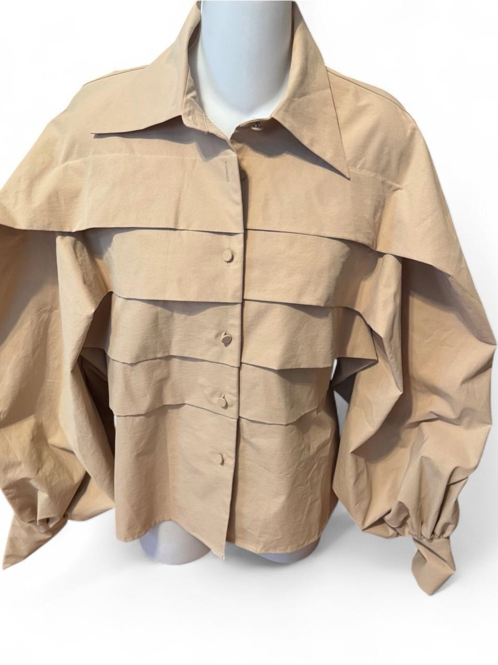 MADE BY DINT Tiered Balloon Sleeve Shirt – Beige – Size F (fits US M/ - Picture 2 of 8
